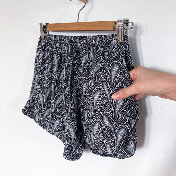 2 FOR $15 Printed Paisley Grey Shorts - Picture 4 of 7